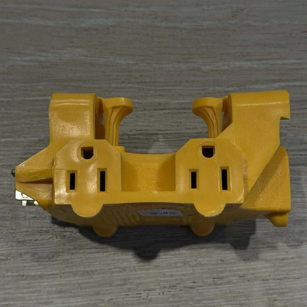 Woods 7362 5 Female Plug 1 Male Plug 125V 15‎ A